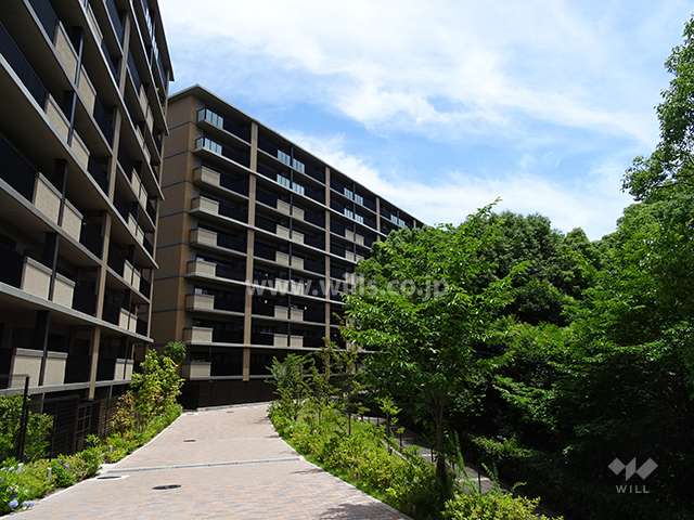 プレミスト北千里クラッシィD棟の外観（北西側から）