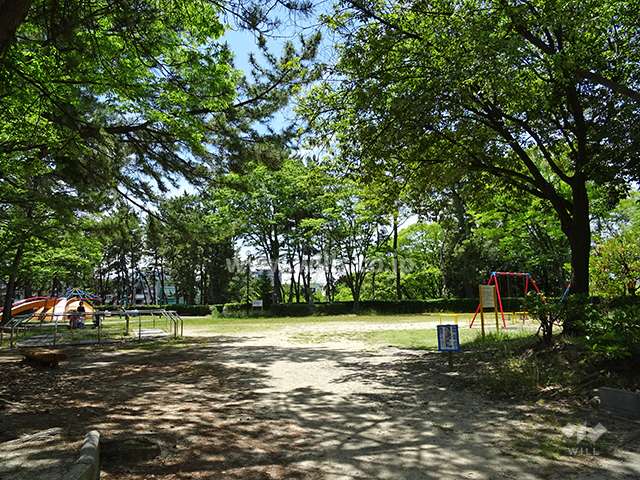 敷地に隣接する「藤白公園」
