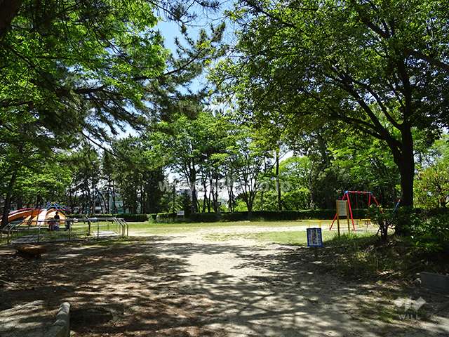 敷地に隣接する「藤白公園」
