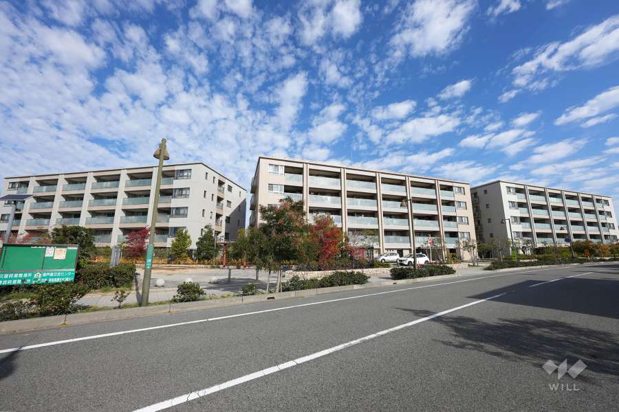 パークナード潮芦屋の外観（南西側から）