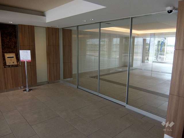 エントランスはオートロック付きです。