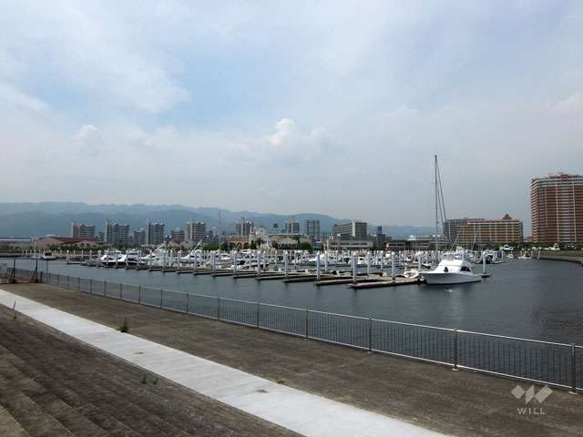 敷地の北側には芦屋マリーナがあります。