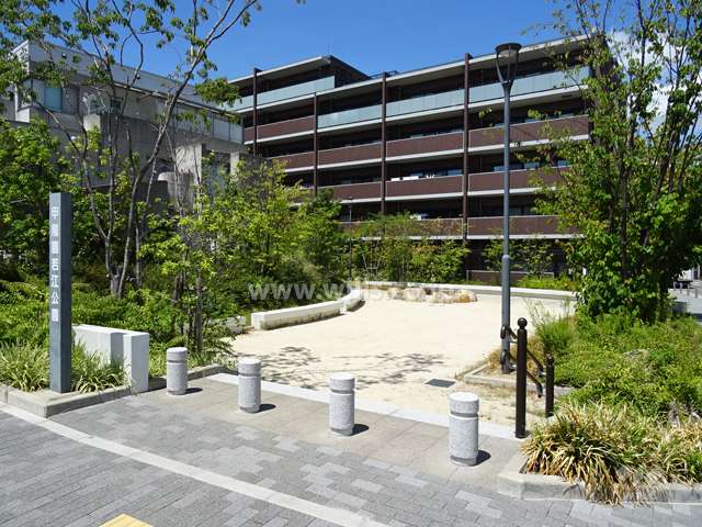 敷地に隣接する「甲陽園若江公園」