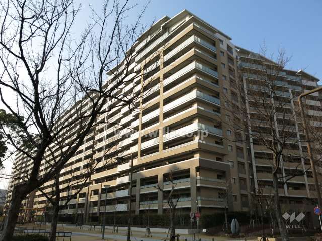 Brilliaレジデンス六甲アイランドの外観（南東側から）