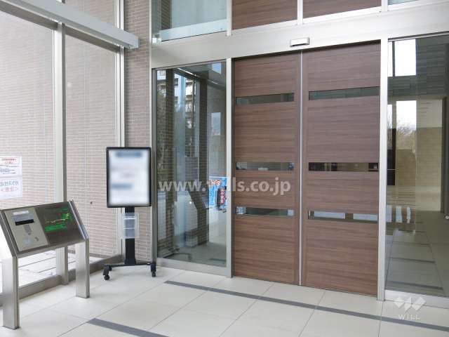 エントランスはオートロック付きです。