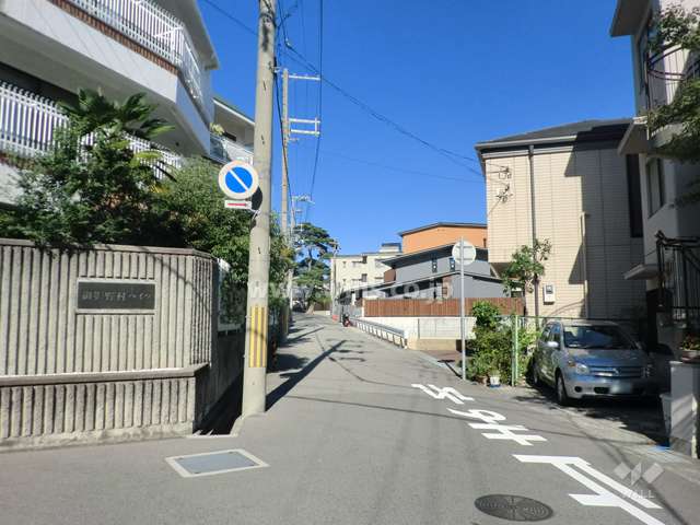 敷地南東側の前面道路
