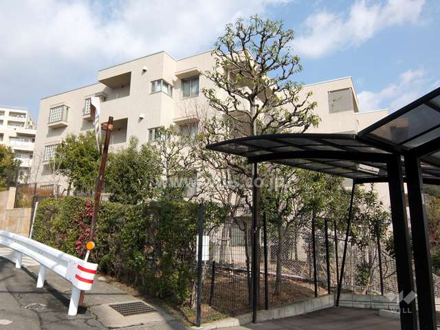 イトーピア御影山手坂浜手西館の外観（南西側から）