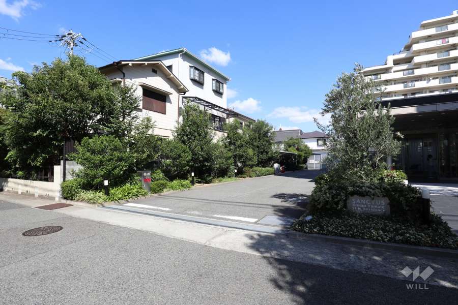 駐車場の出入り口