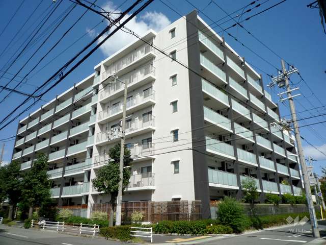 サンクタス甲南山手スティーロレジデンス（南西側から）