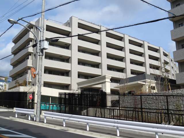 エスリード西宮甲陽園3番館の外観（南西側から）