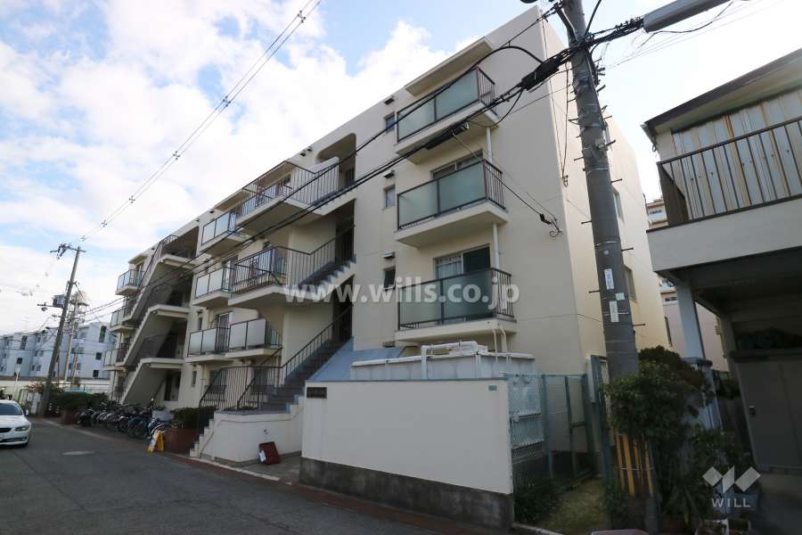 ユニーブル三国の外観（西側より）