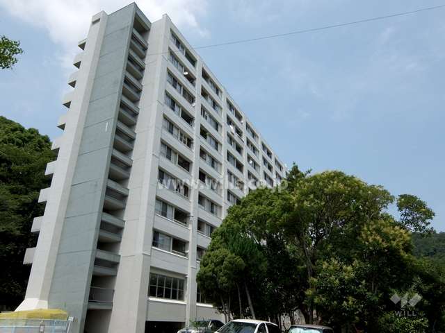住吉台東住宅1号棟の外観（南側から）
