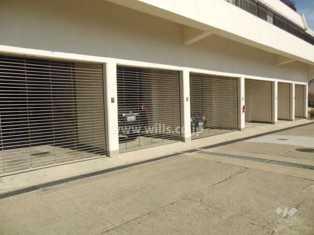 敷地内駐車場（屋内平面式）
