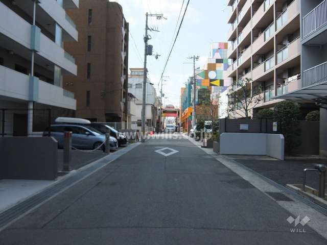 敷地北側の前面道路