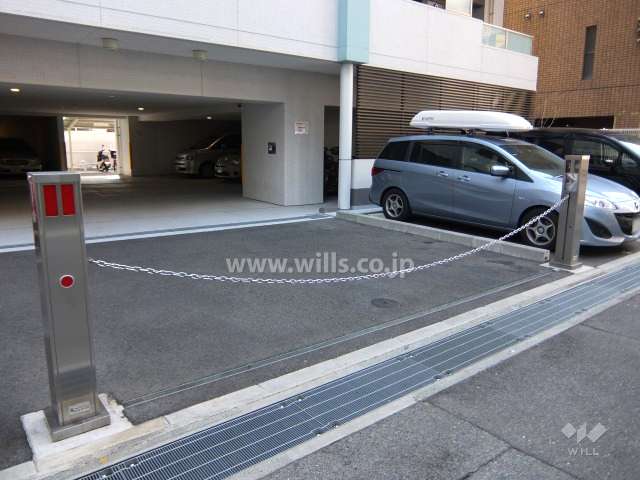 駐車場出入り口（リングシャッター付き）