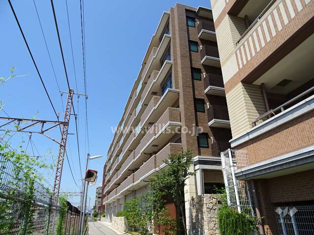 ユニハイムエクシア東灘森北町の外観（南東側から）