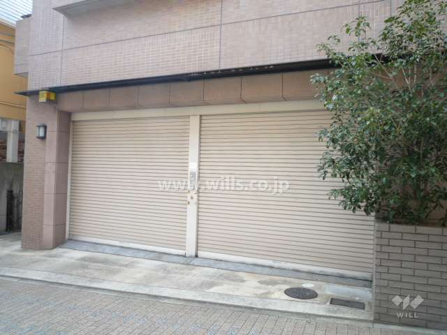 駐車場（シャッター付き）