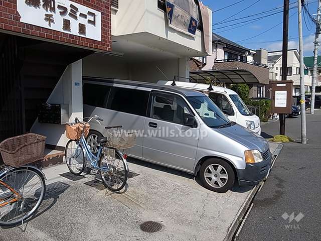 敷地内駐車場（屋外平面式）