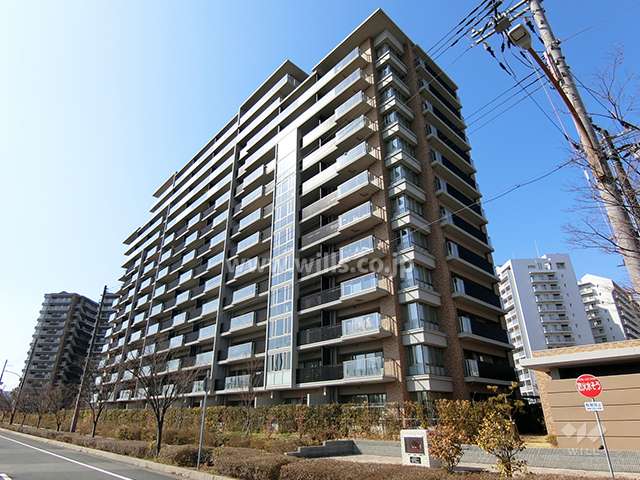 六甲アイランドCITY-W7Residence9番館の外観（南東側から）