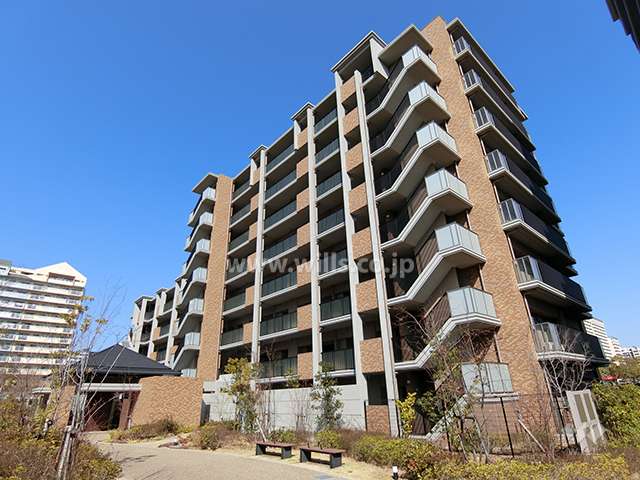 六甲アイランドCITY-W7Residence6番館の外観（南西側から）