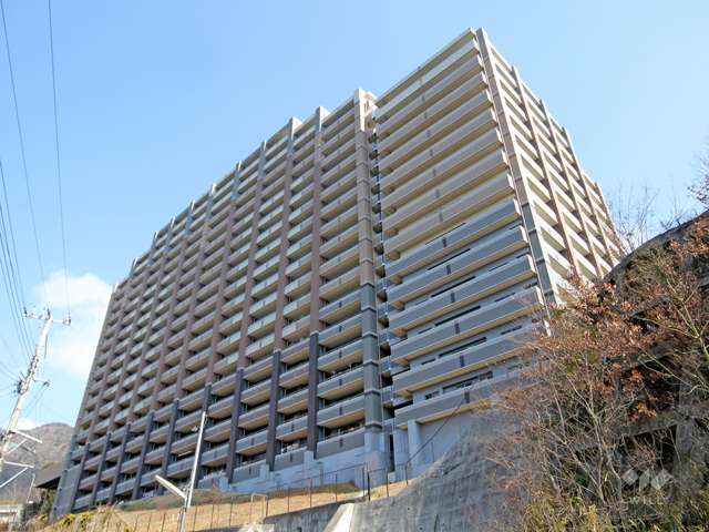 リビオ六甲高羽ガーデンスクエアの外観(南西側から)