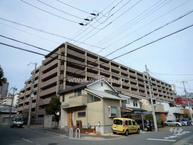 コスモ六甲ガーデンコンフォートの外観（南西側から）