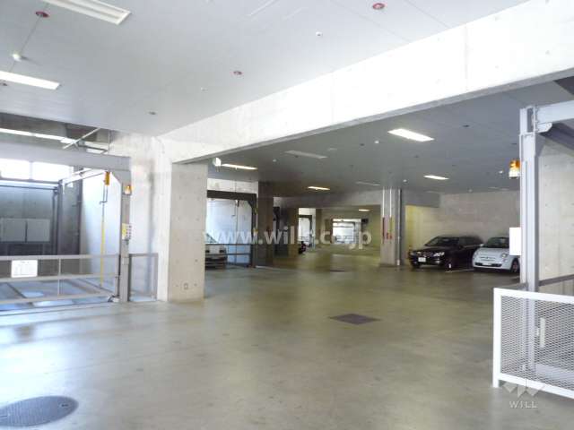 敷地内駐車場（屋内機械式、屋内平面式）