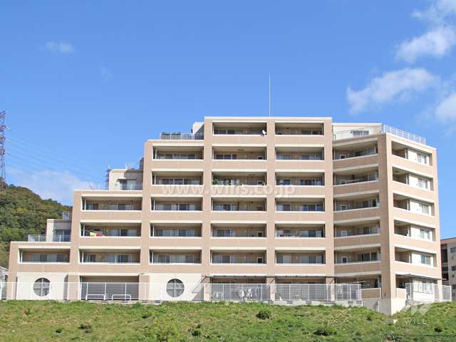 Ｄ’レスティア六甲山手の外観(西側から)