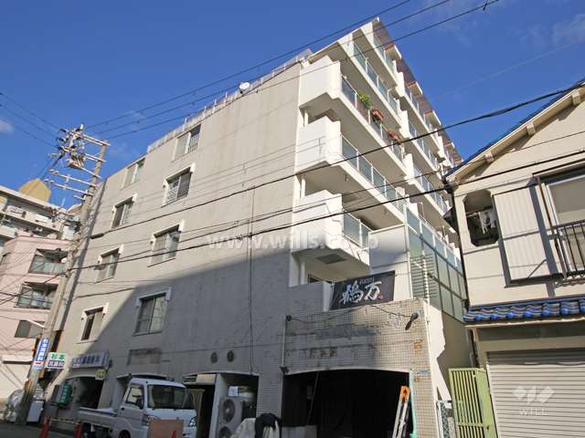 イトーピア六甲道マンションの外観(南西側から)