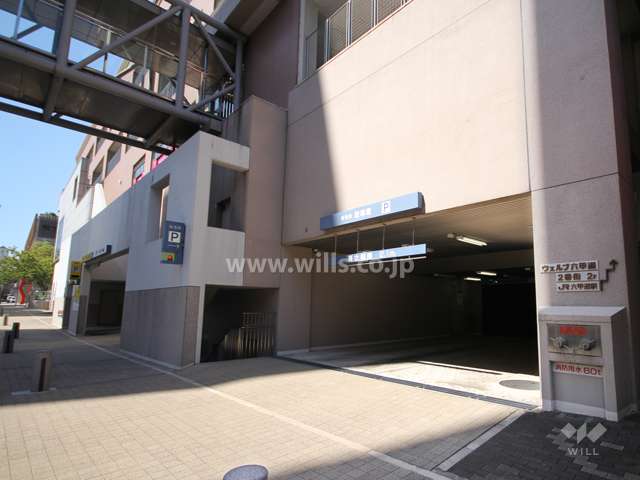 駐車場出入り口