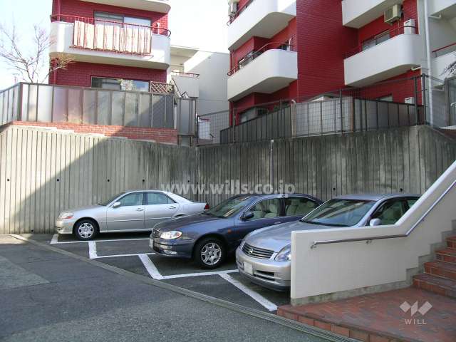 敷地内の駐車場