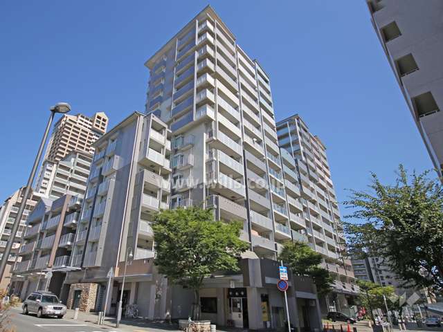 ウェルブ六甲道6番街3番館の遠景(南西側から)
