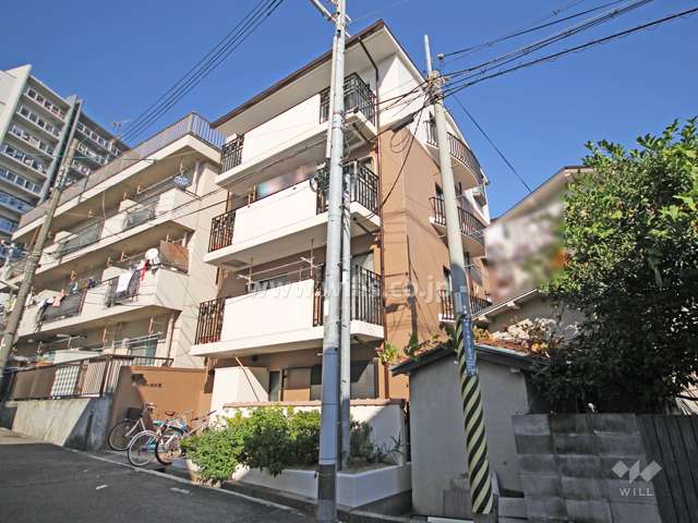カサベラ大石の外観(南西側から)