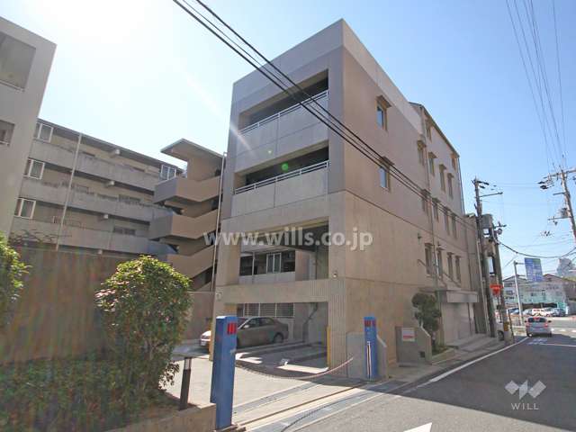カルチェ西灘の外観(北東側から)
