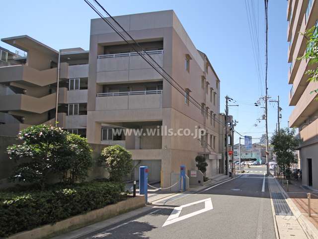 敷地北側の前面道路
