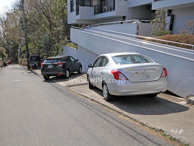 敷地内駐車場（屋外平面式）