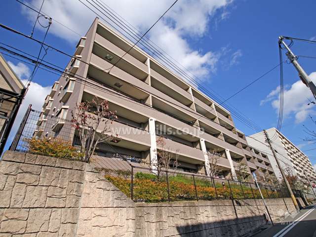 グランステイツ六甲の外観(南西側から)