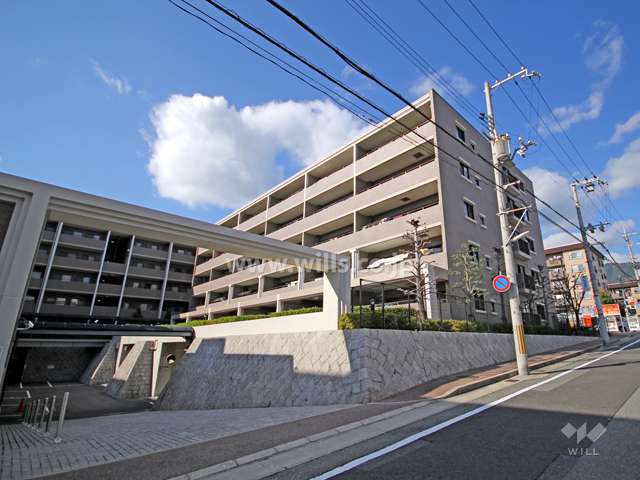 グランステイツ六甲の外観(東側から)