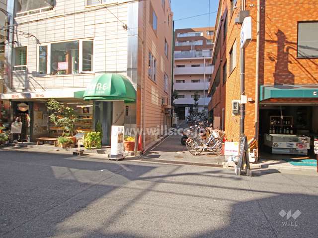 敷地南側の前面道路