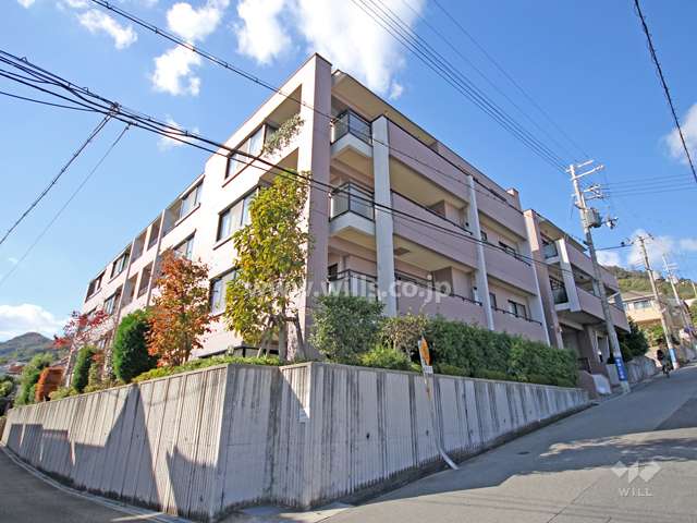 グランパラッシオ六甲高尾通の外観(南東側から)