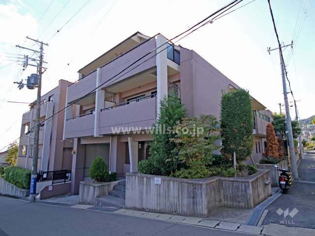 グランパラッシオ六甲高尾通の外観(北東側から)