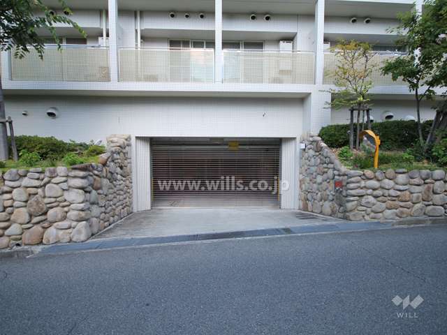 駐車場出入り口（リングシャッター付き）