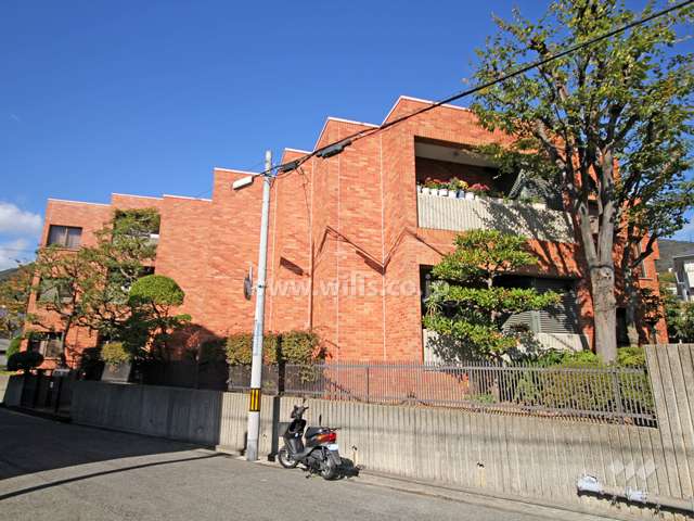 グレイス六甲の外観(南東側から)