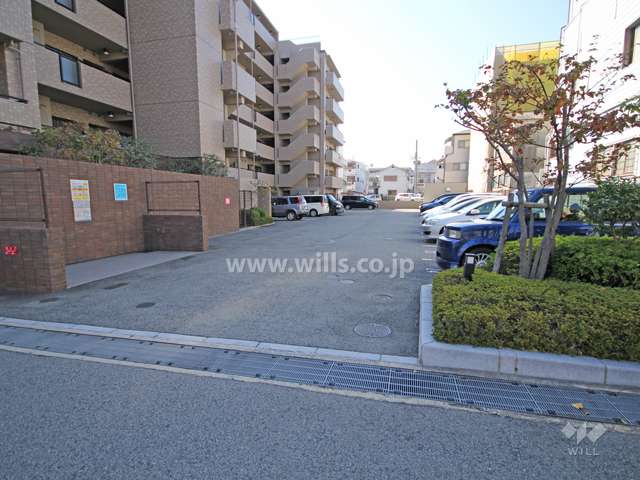 敷地内駐車場（屋外平面式）