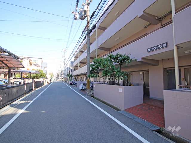 敷地北側の前面道路