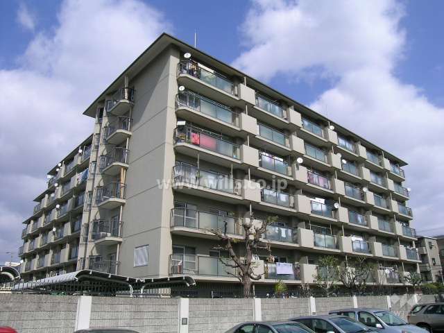 日商岩井服部マンションの外観（南西側から）