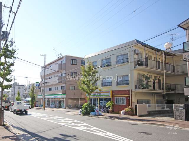 敷地東側の前面道路
