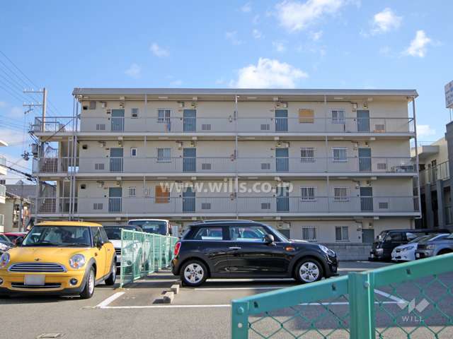 サンシャイン灘の外観(西側から)