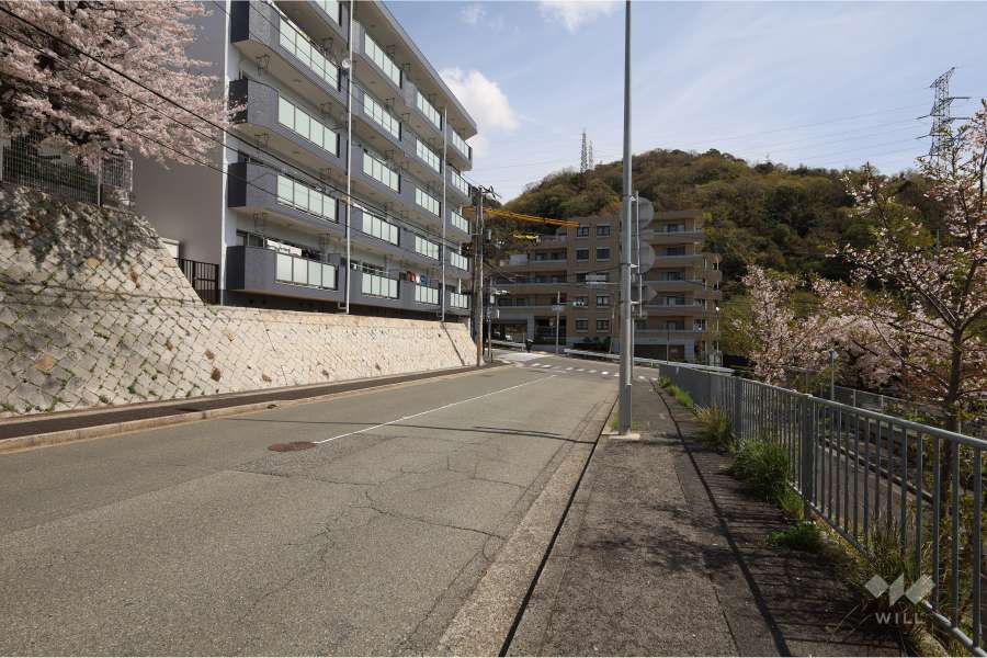 敷地南東側の前面道路