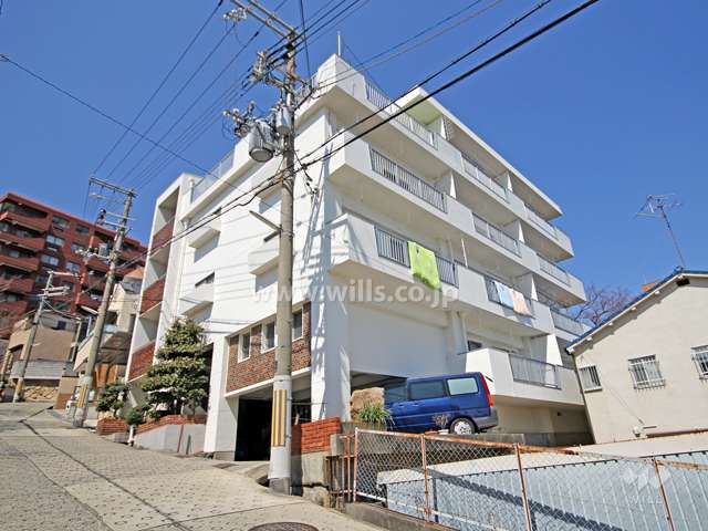 シャトー六甲の外観（南側から）